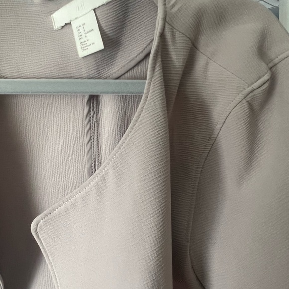 Mauve overcoat - Picture 3 of 3